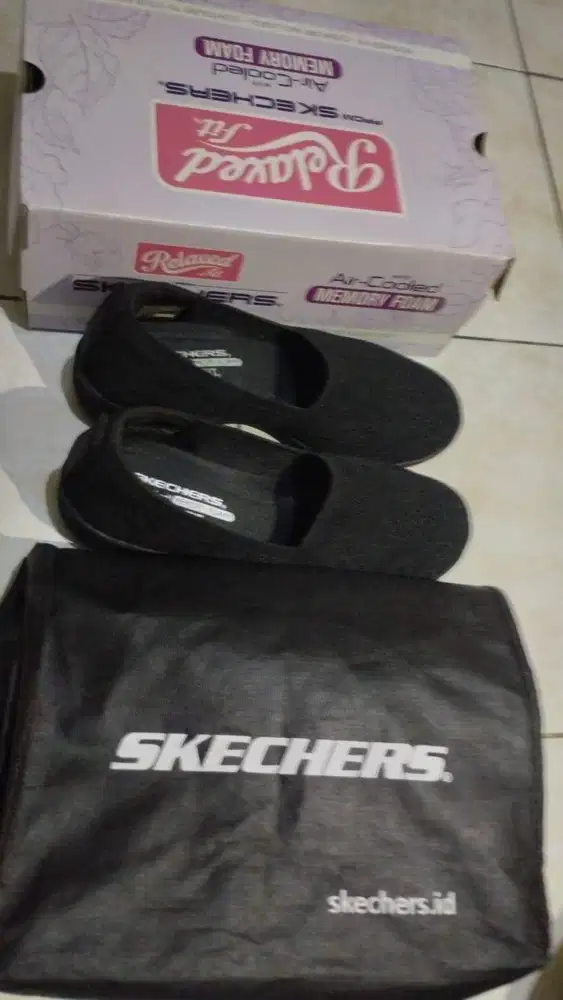 Di jual sepatu wanita skechers ukuran 38