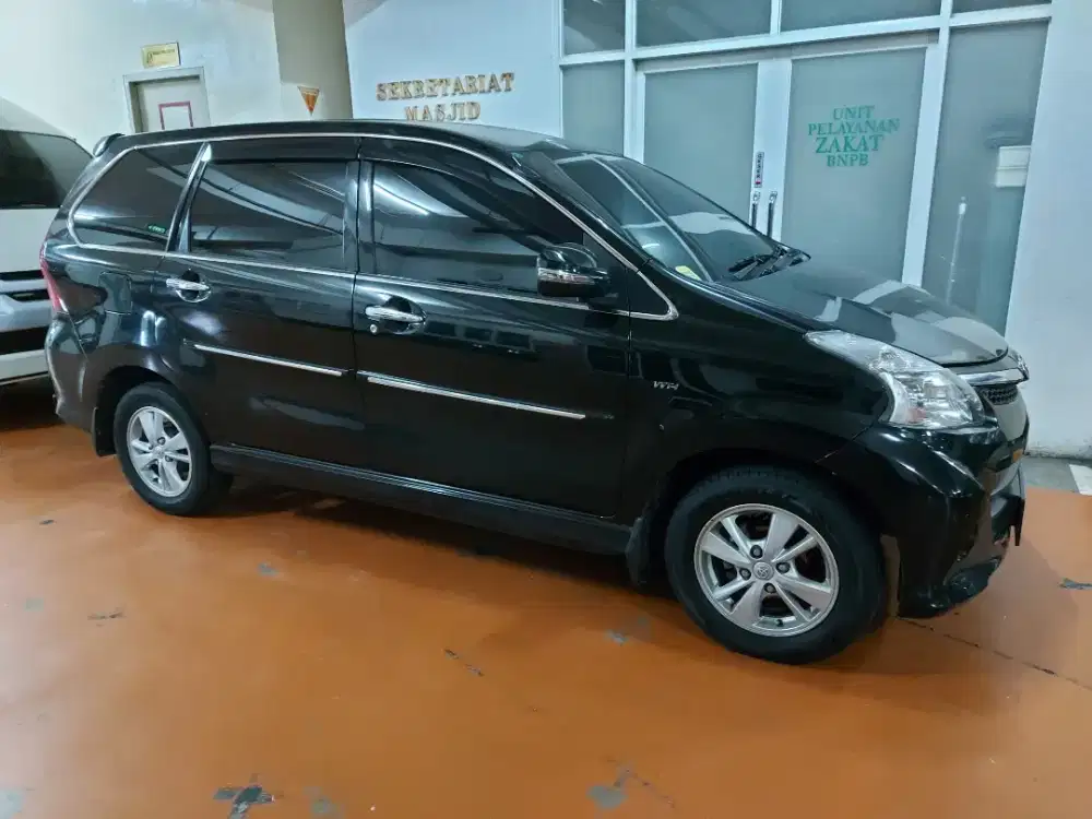 Jual Toyota avanza veloz luxury 2014