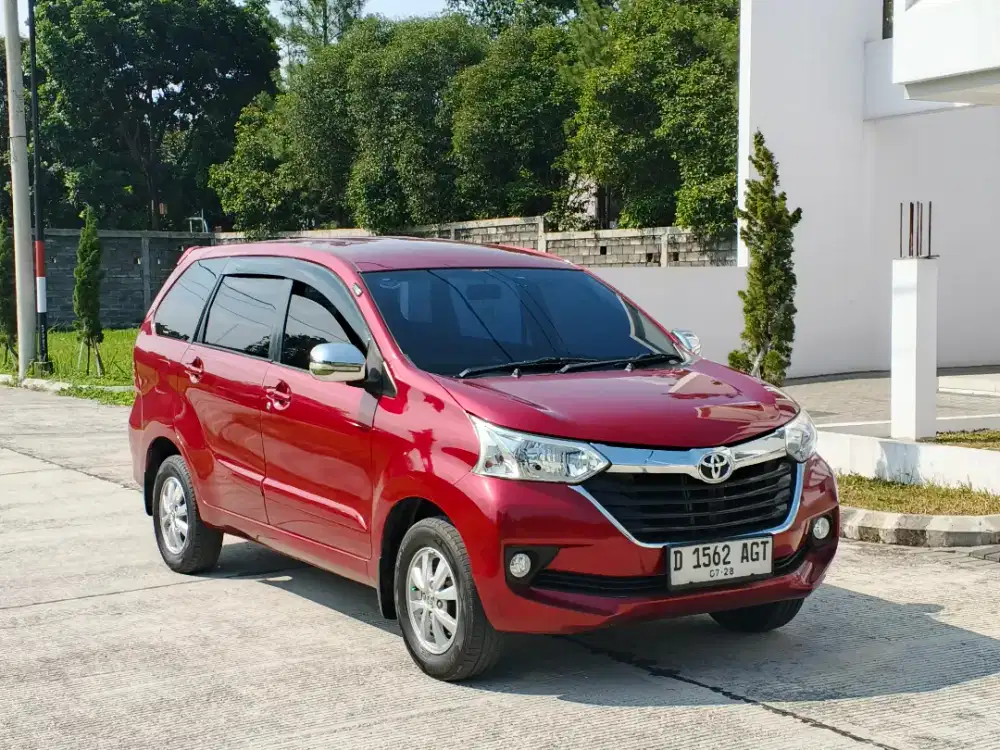 Grand Avanza G at 2018 merah