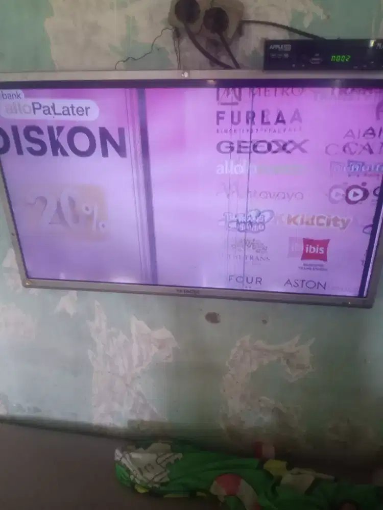 Tv LED Hitachi 30 inci