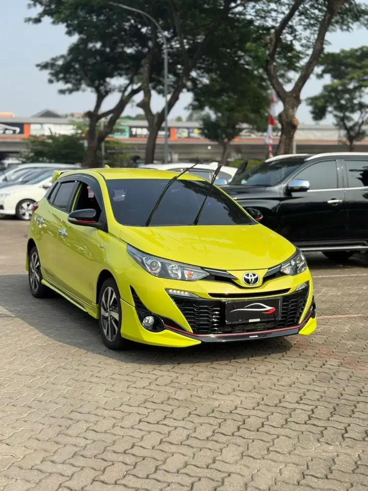 (Cash) Yaris S TRD matic 2018 kuning dp 5jt kredit jazz baleno murah