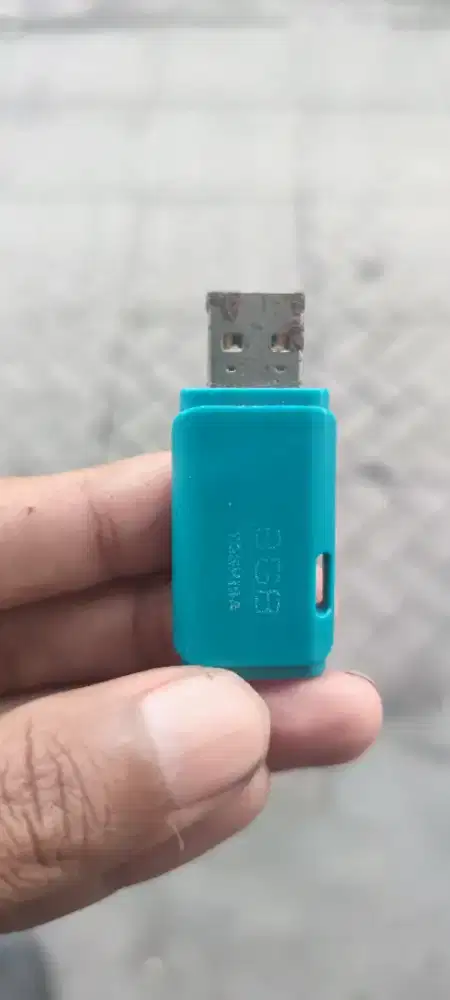 Flashdisk thosiba 8 gb