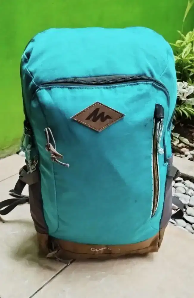 Tas ransel outdoor Quechua Decathlon original