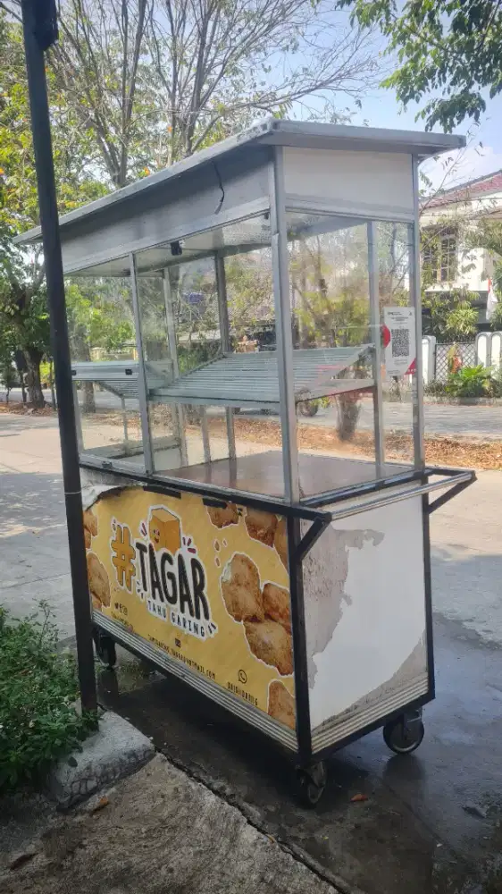 GEROBAK CHICKEN DAN TAHU GORENG