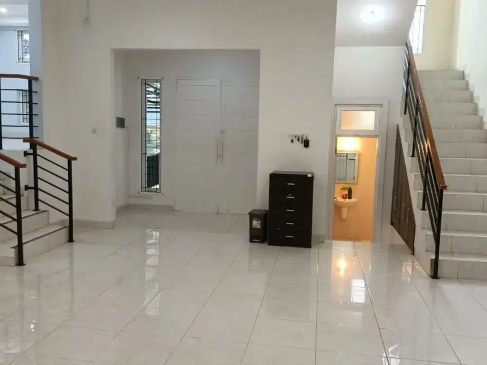 Disewakan Rumah di Komplek Rawamangun - One Gate System