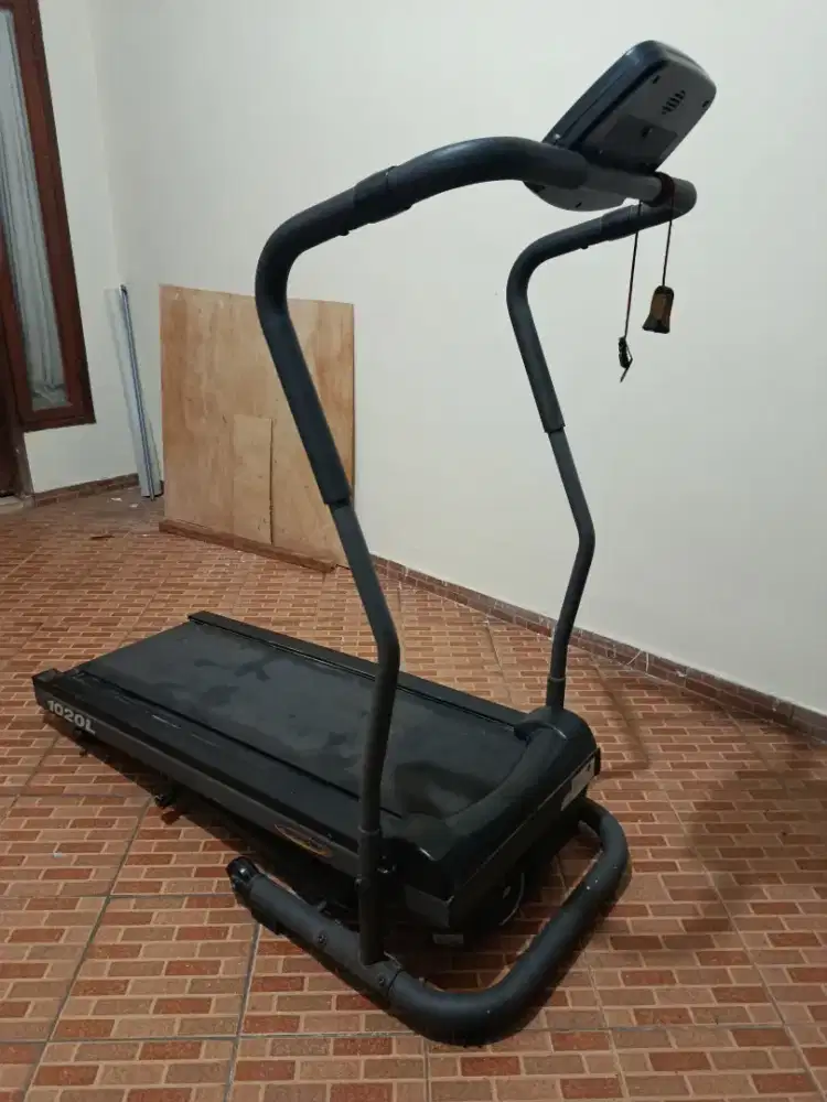 Treadmill Elektrik SportArt 1020L (Bekas Pakai / Second)