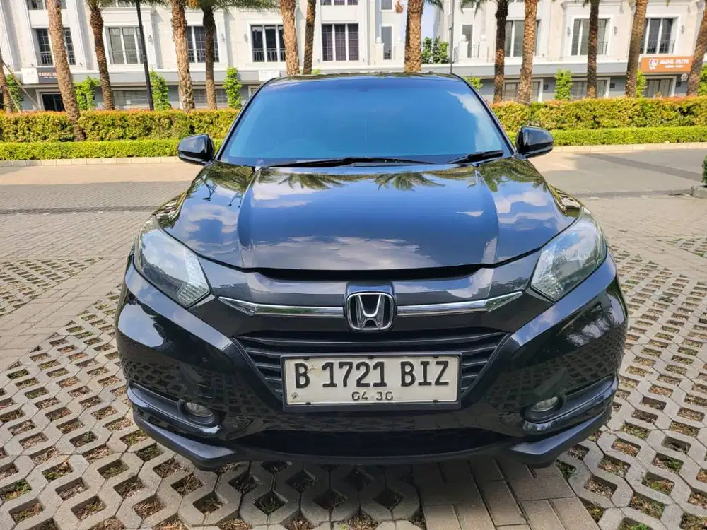Honda HRV 1.5 E Tahun 2015 Hitam AT