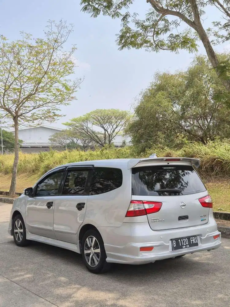 Nissan Grand livina 2016