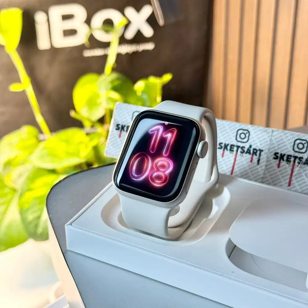 Apple Watch Series SE Gen 3 40mm Starlight iBox iwatch Grnsi July 2027