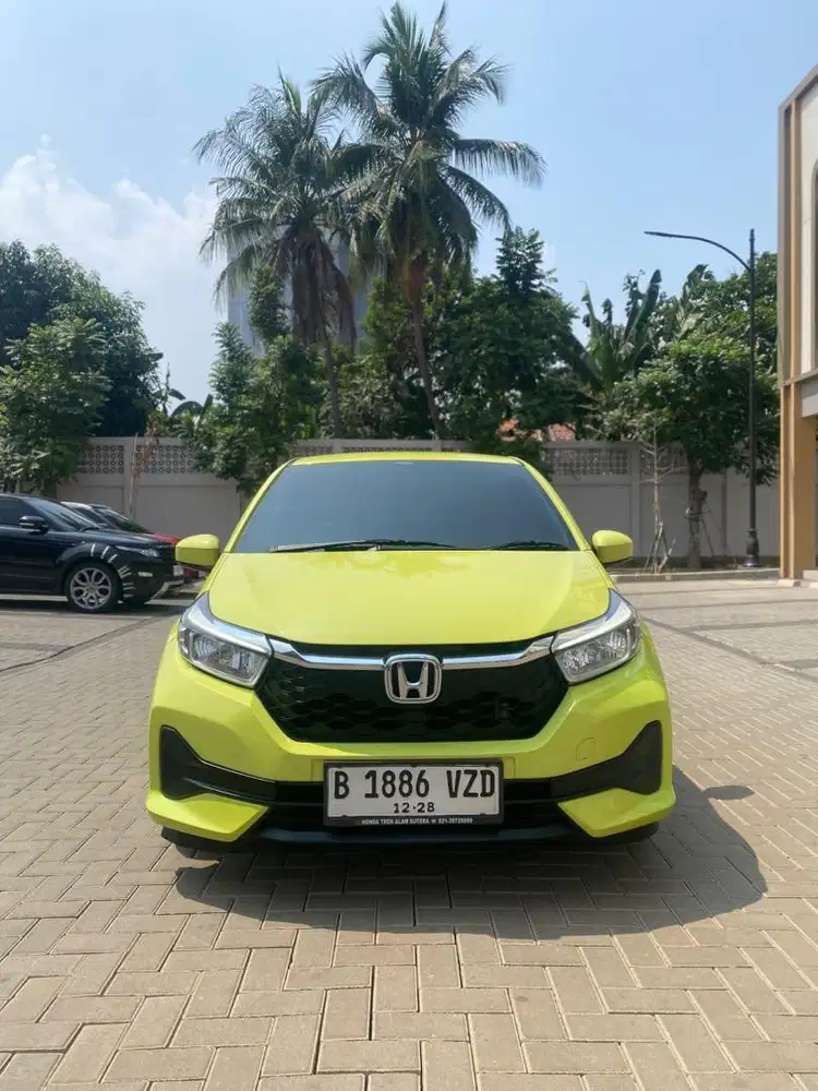 Honda Brio E 1.2 AT 2023 seperti baru