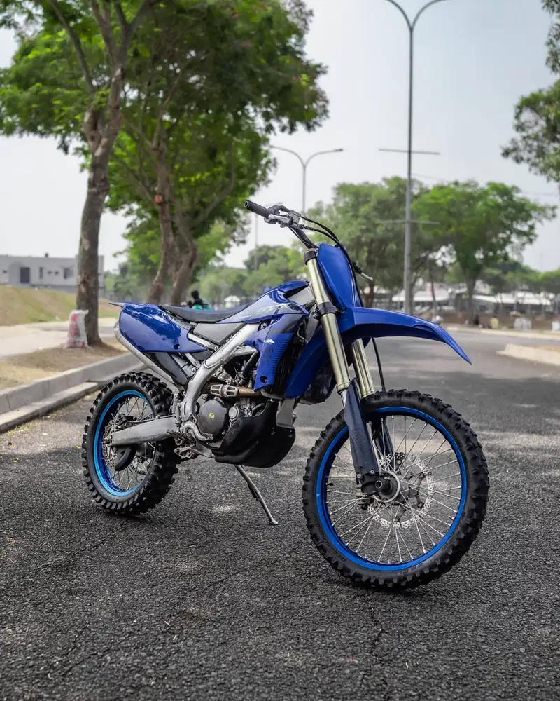 Yamaha YZ 250 FX Tahun 2022 Warna Biru