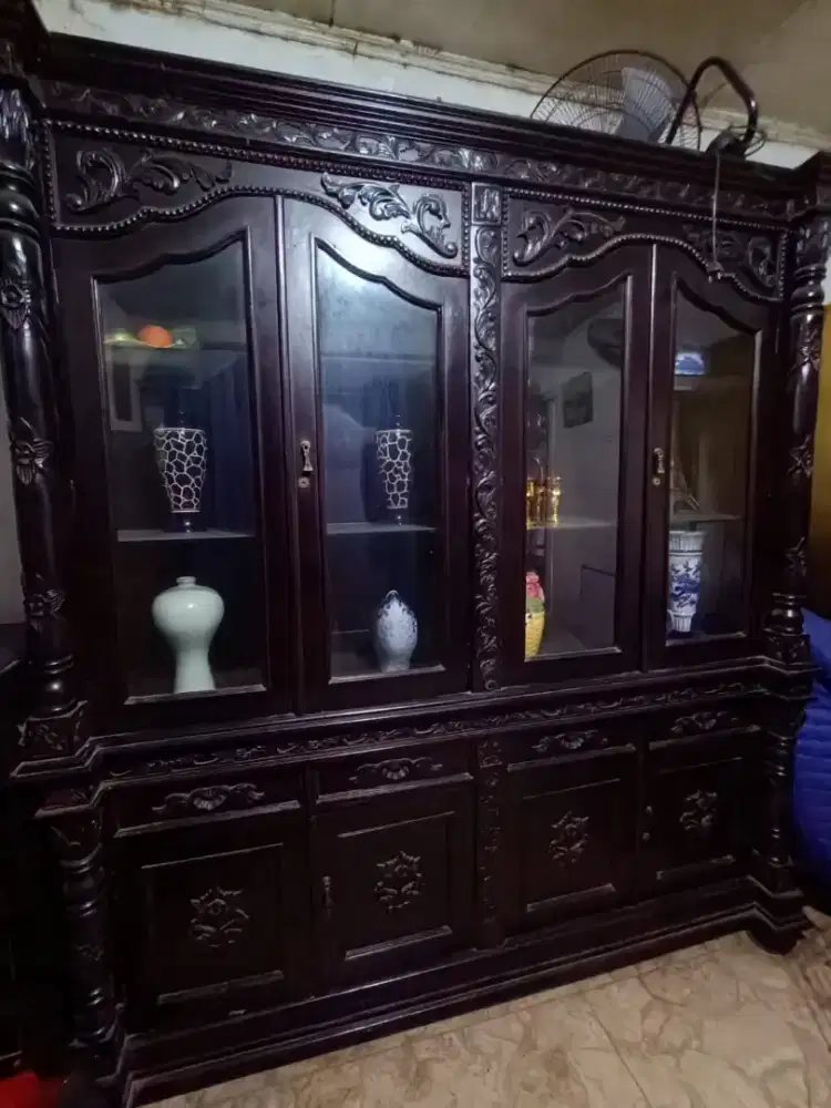 Lemari keramik/lemari tas