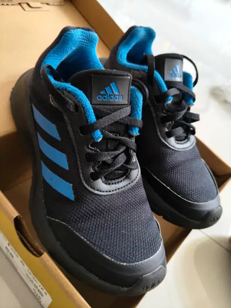Sepatu Adidas Anak 7th