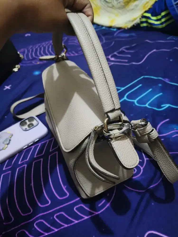 Tas pemakaian pribadi preloved