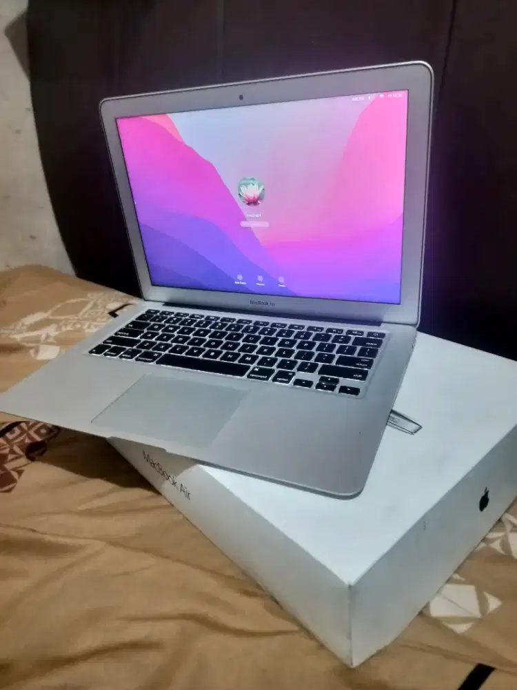 Macbook Air 2017 ram 8 128 fullset