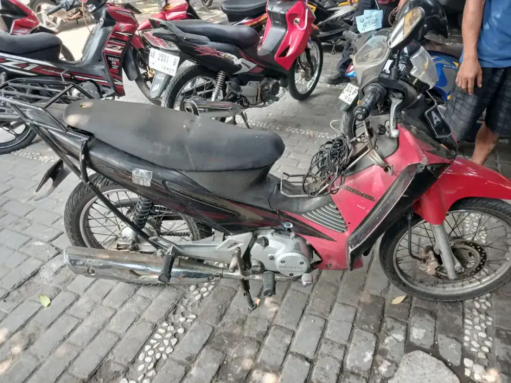 Supra 125 THN 2006 plat AB kota