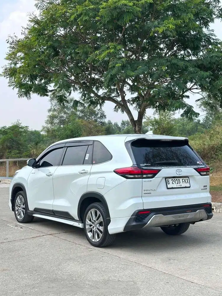 Toyota Innova Zenix
Type Q Hyrbid
