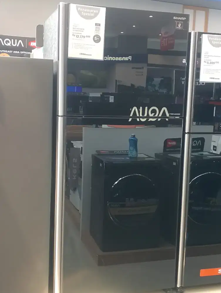 Kulkas dua pintu atas bawah 613 liter