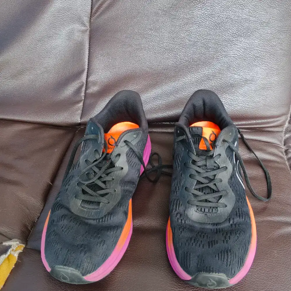 Sepatu running Ortus seight hyperblast 2.0