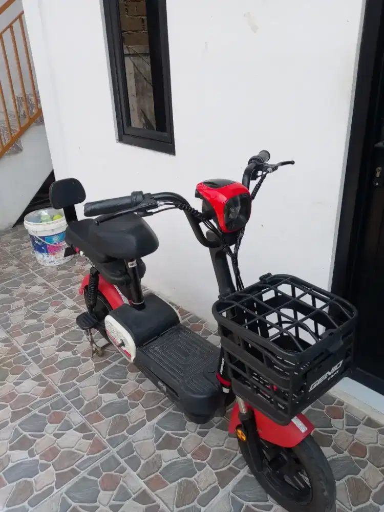 Dijual sepeda listrik merk genio