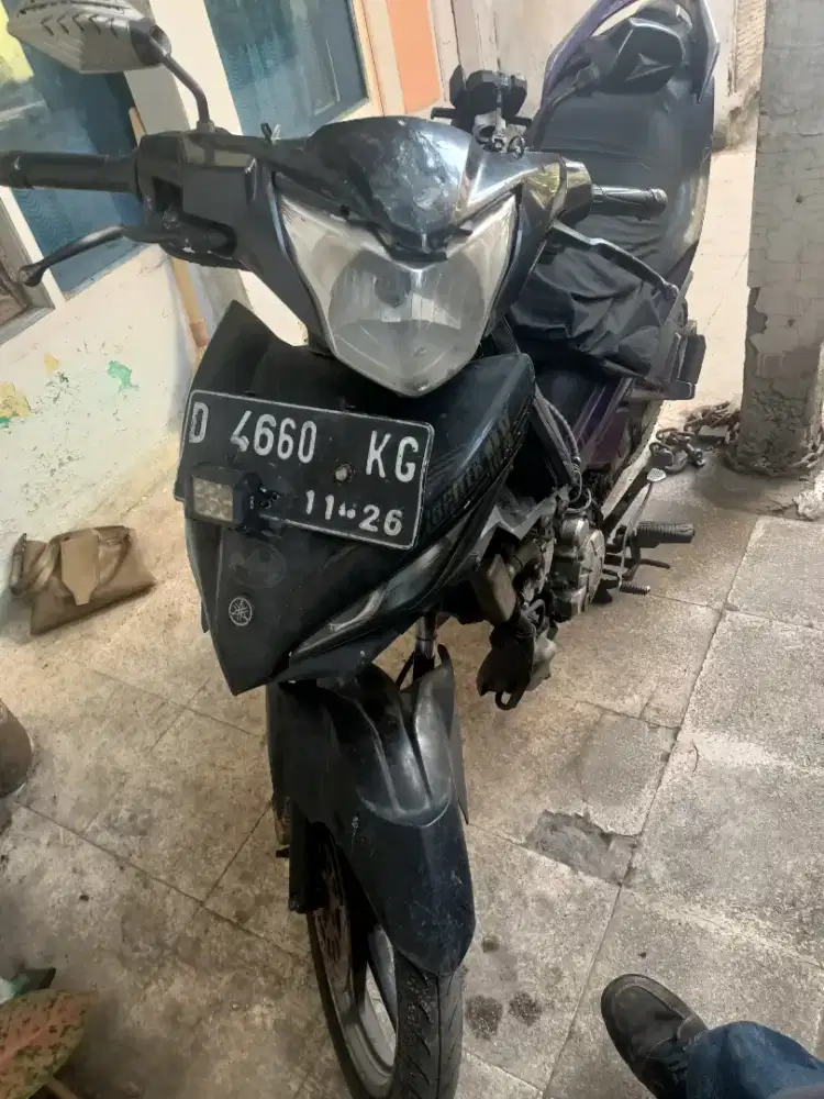 Yupiter MX 135 CC warna ungu