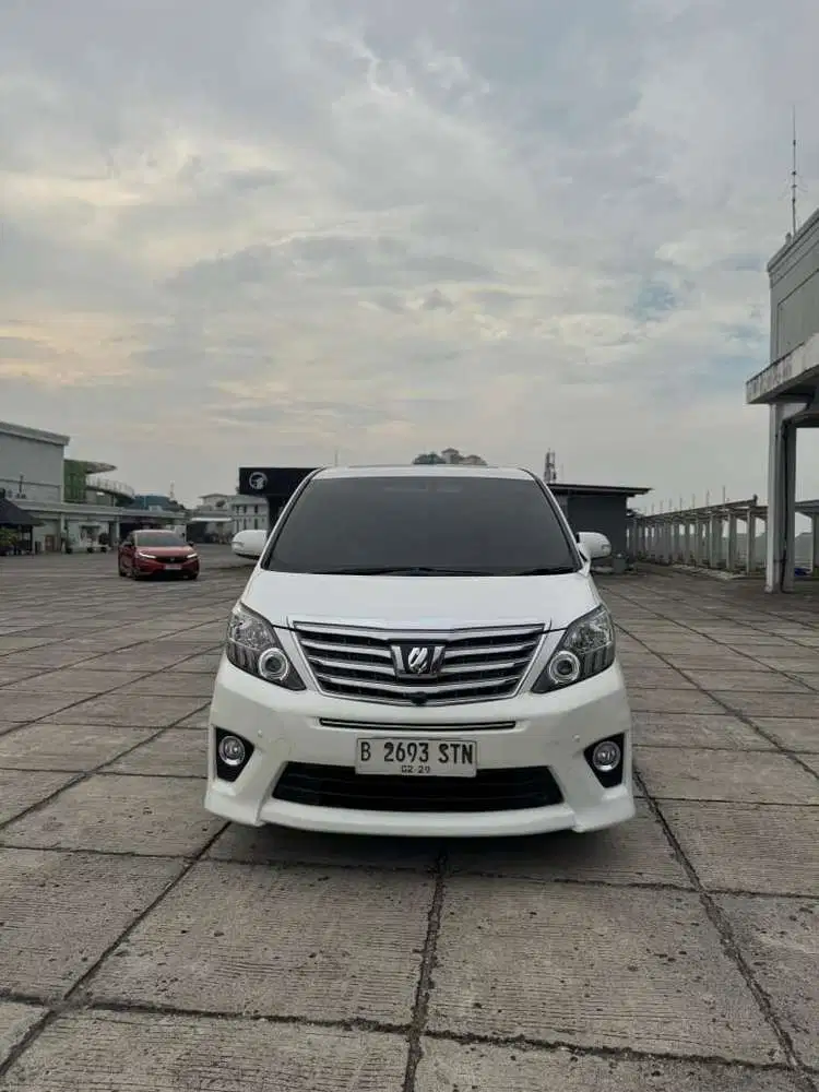 TOYOTA ALPHARD SC PILOT SEAT AT 2013 PUTIH