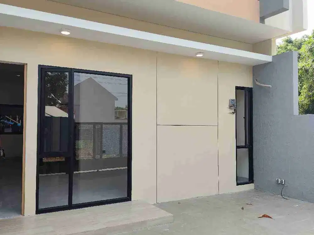 Dijual rumah dua lantai  6*17 Metland puri Cipondoh Tangerang