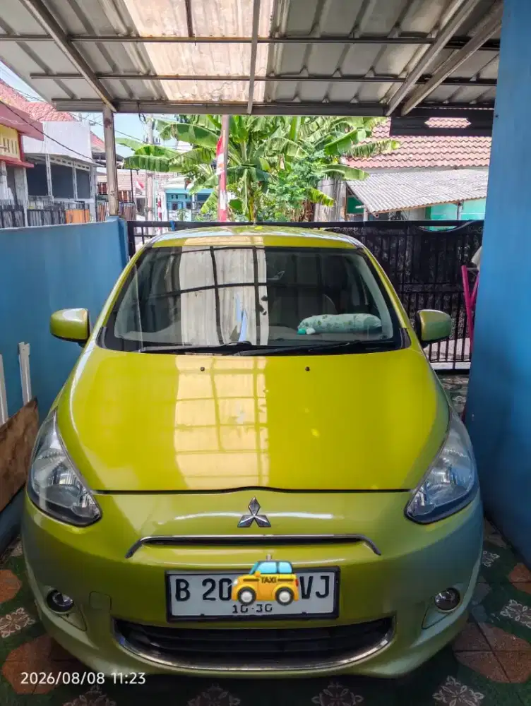 Mirage Type GLX 1.2 MT Kuning Metalik