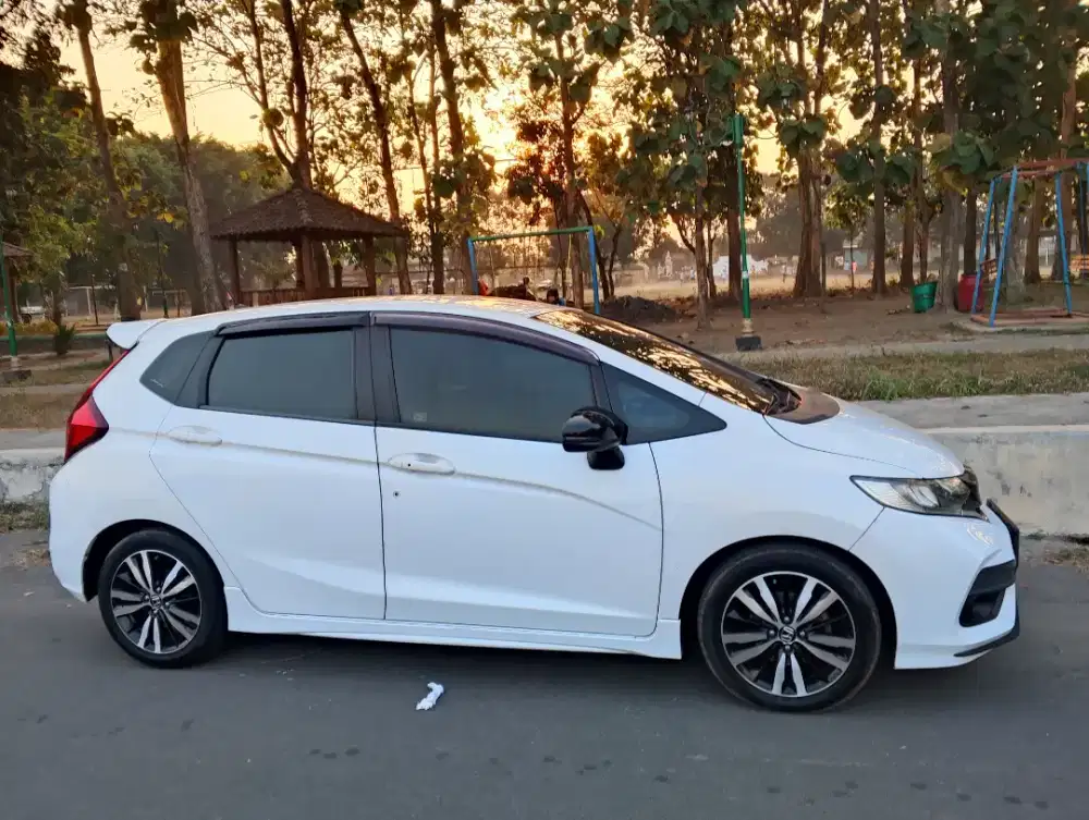 Honda Jazz RS tangan pertama