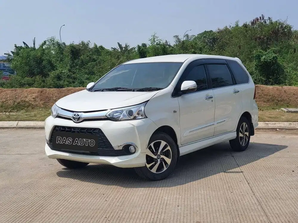 [ TDP 10 jt ]  Toyota Avanza Veloz 1.5 AT 2017 Putih Km 15 ribu