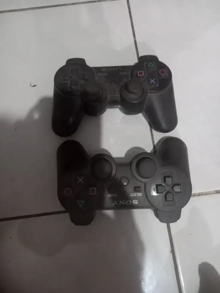 Psp 3 lengkap dengan joystik dan masih berfungsi.sudah ada game
