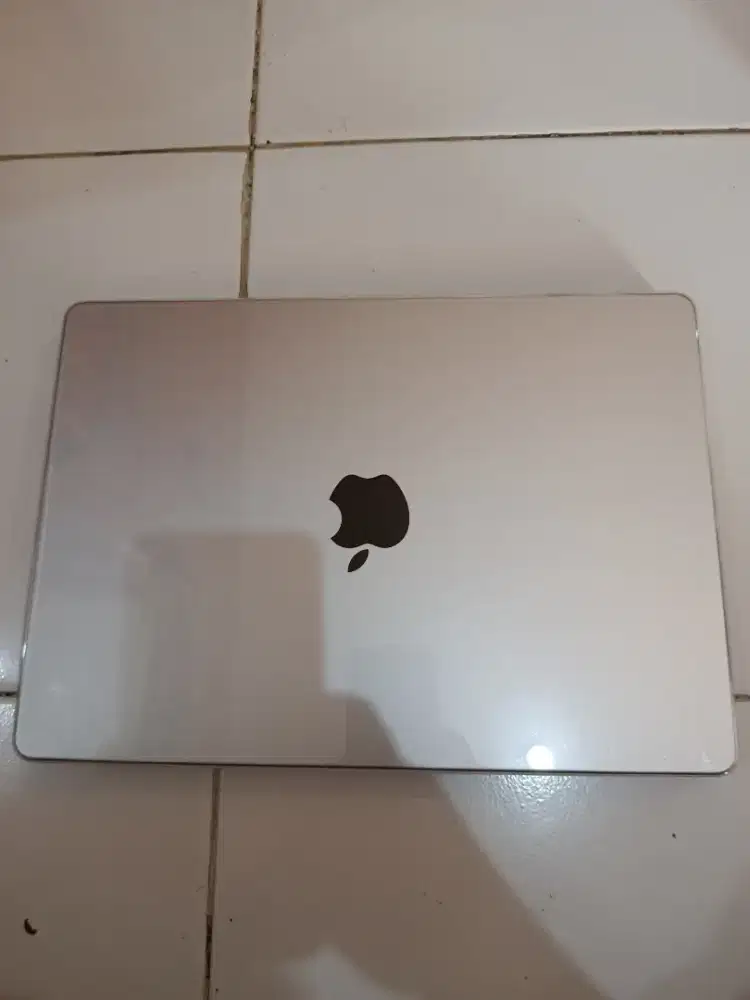 Laptop second MacBook pro 14 M5, RAM 32 GB, ROM 1 TB