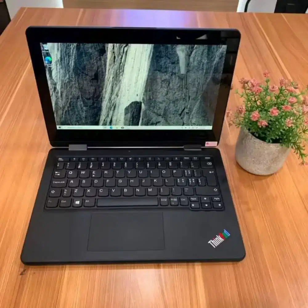 Lenovo Yoga 11e Touchscreen – Kecil,Siap Menemani Aktivitasmu