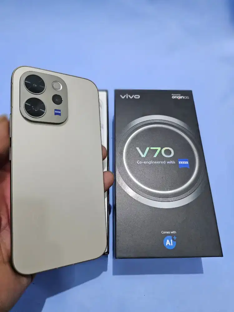 Vivo V70 5G 8/256Gb Fullset  Open bok