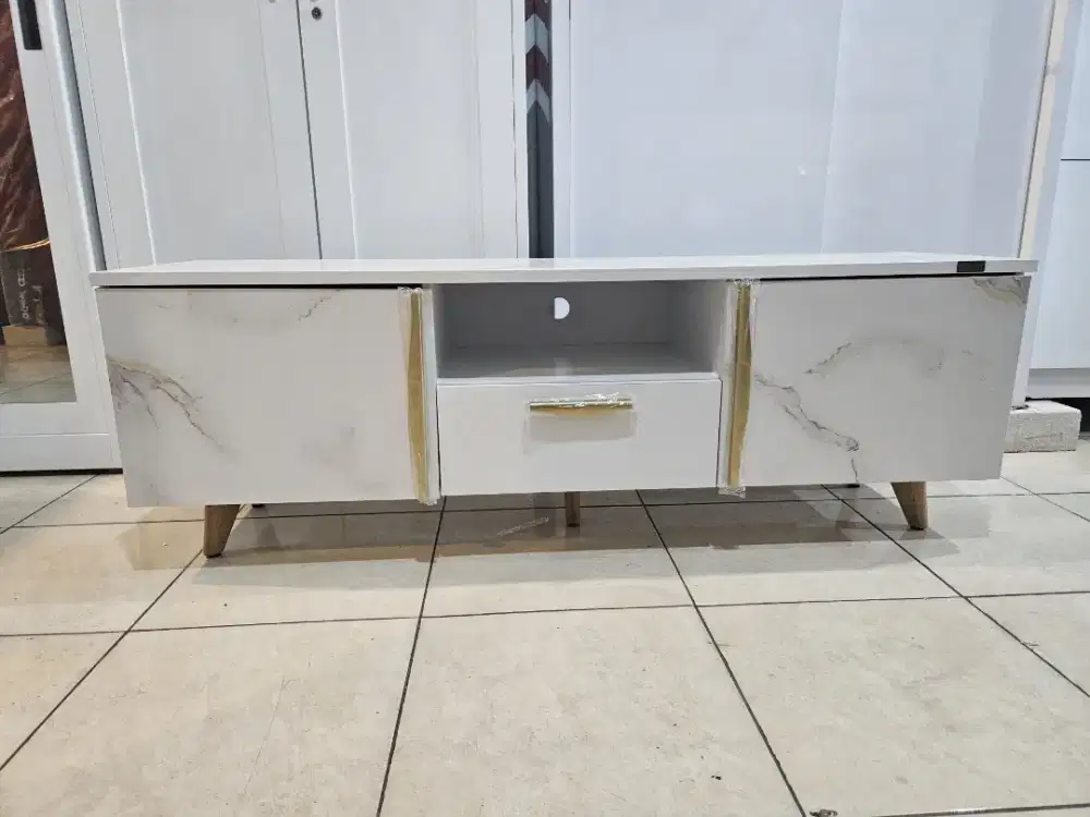 Meja TV Buffet serbaguna modern 140 cm marble elegant