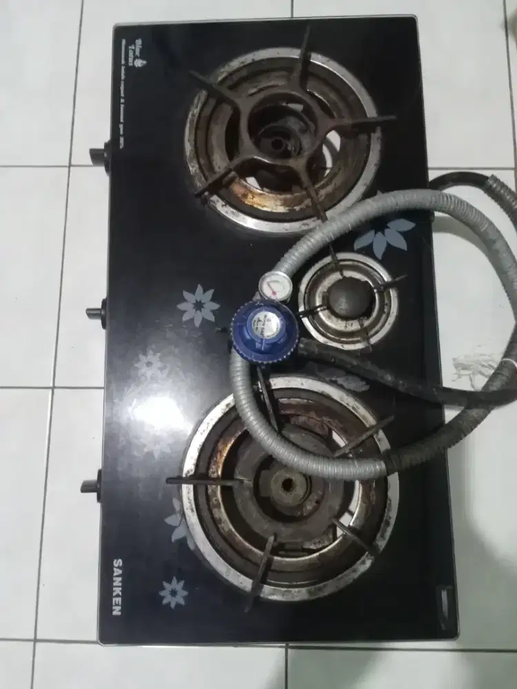 Dijual cepat kompor lengkap dengan tabung gas 12 kg