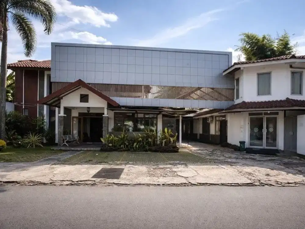 DIJUAL RUANG USAHA STRATEGIS - JALAN MAGELANG, DEKAT JOGJA CITY MALL