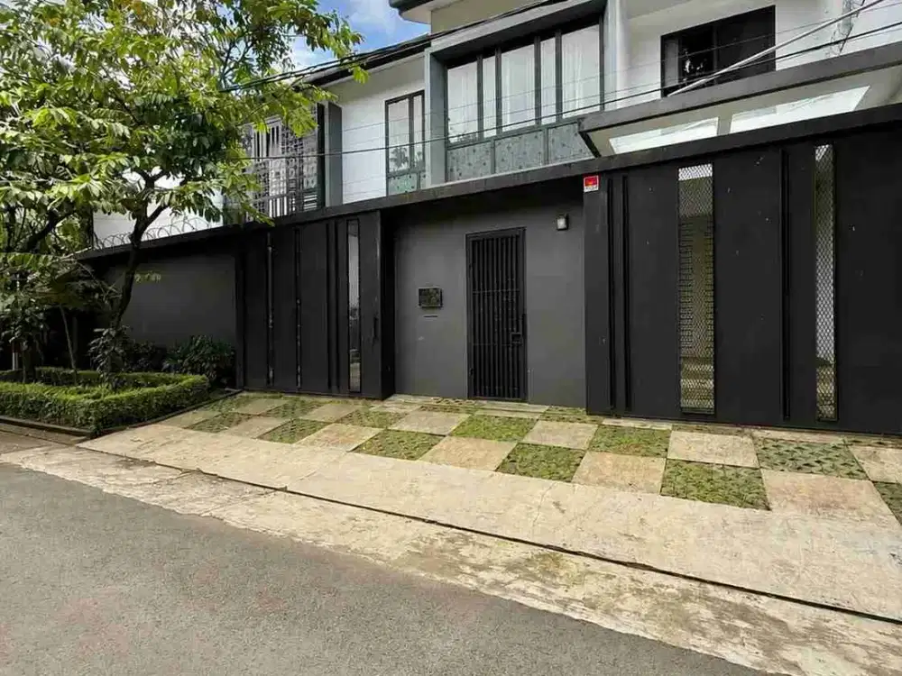 JUAL CEPAT RUMAH PAKUBUWONO CANTIK ADA
SWIMMING POOL LUAS 
KEBAYORAN BARU