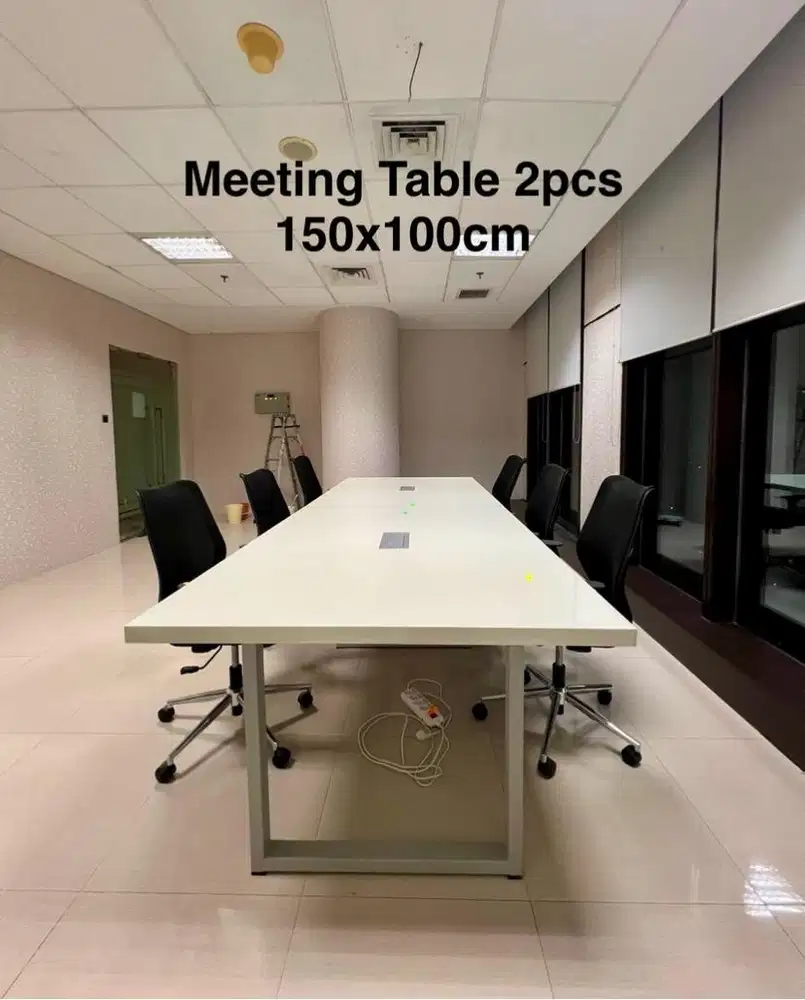 Dijual meja meeting & meja kerja kantor kondisi bagus, beli di Informa