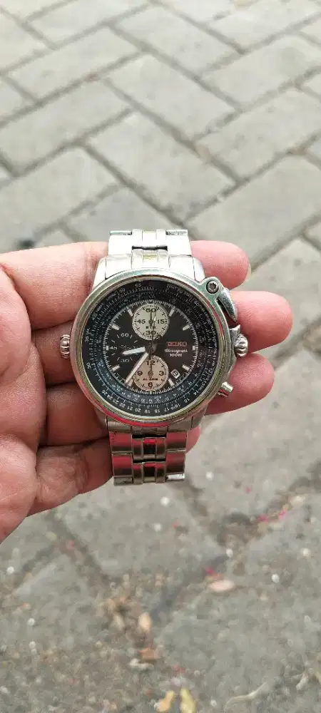 Jam tangan seiko
