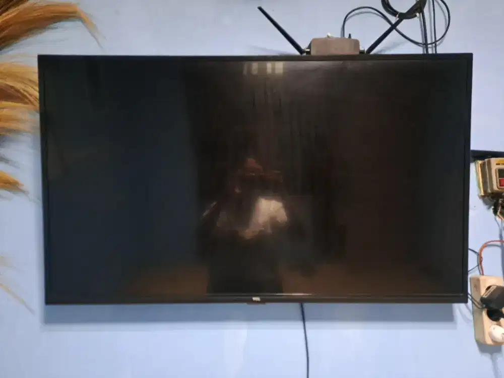 LED tcl 43 inchi