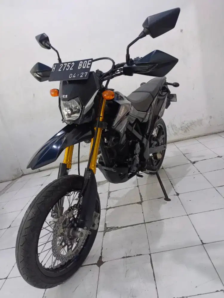 kawasaki d tracker hitam 2022