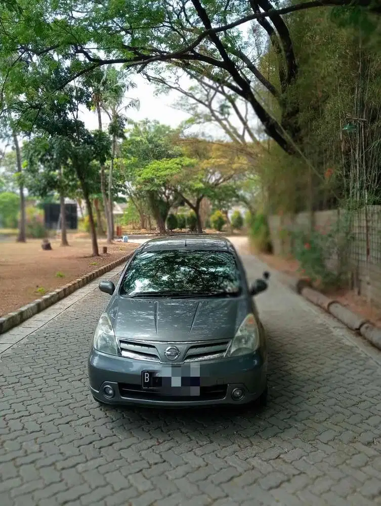 Nissan Grand livina 2012 Bensin