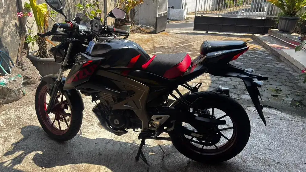 Suzuki GSX S 150 cc