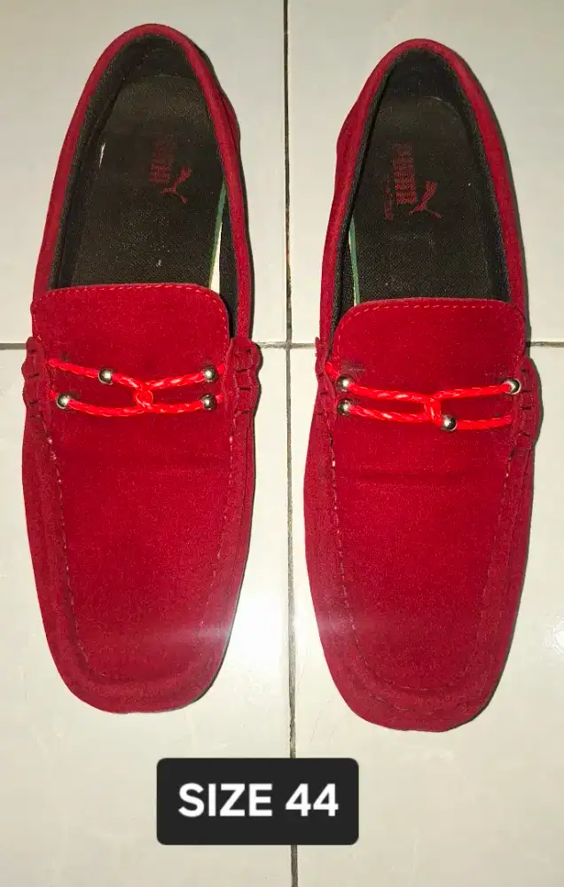 SEPATU CASUAL / SLIP ON (SIZE 44) RED