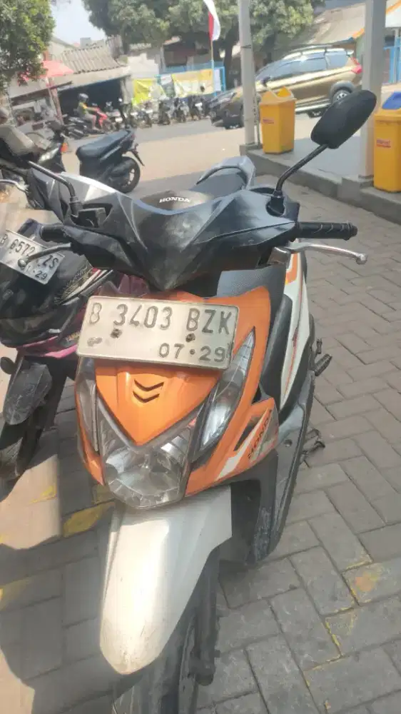 Di jual honda beat fi 2014 surat lengkap..