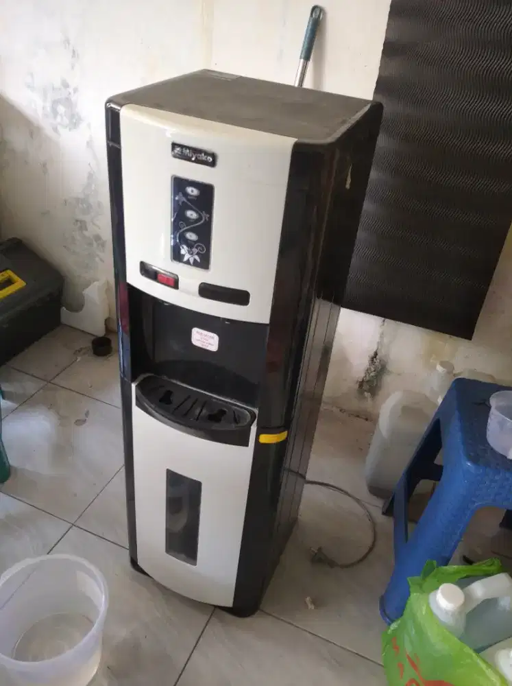 Dispenser miyako
