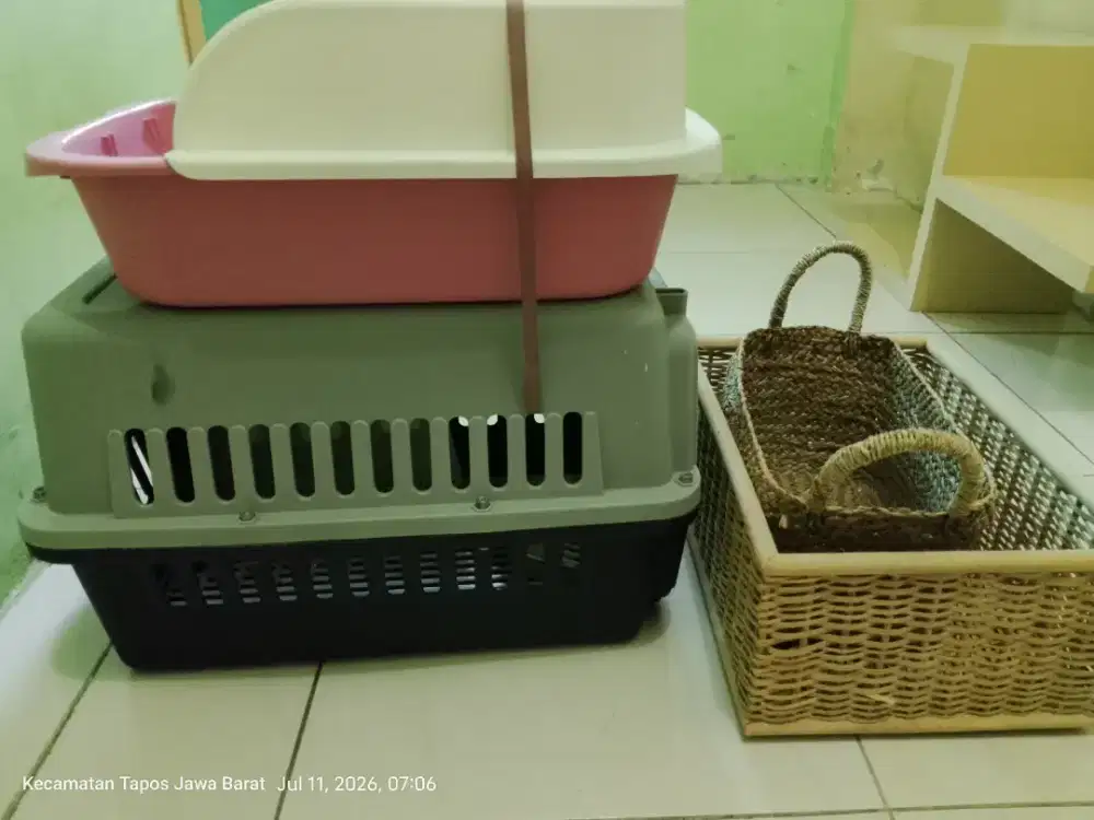 tempat mandi, pup kuucing dan kandang kucing plus bonus box brg2