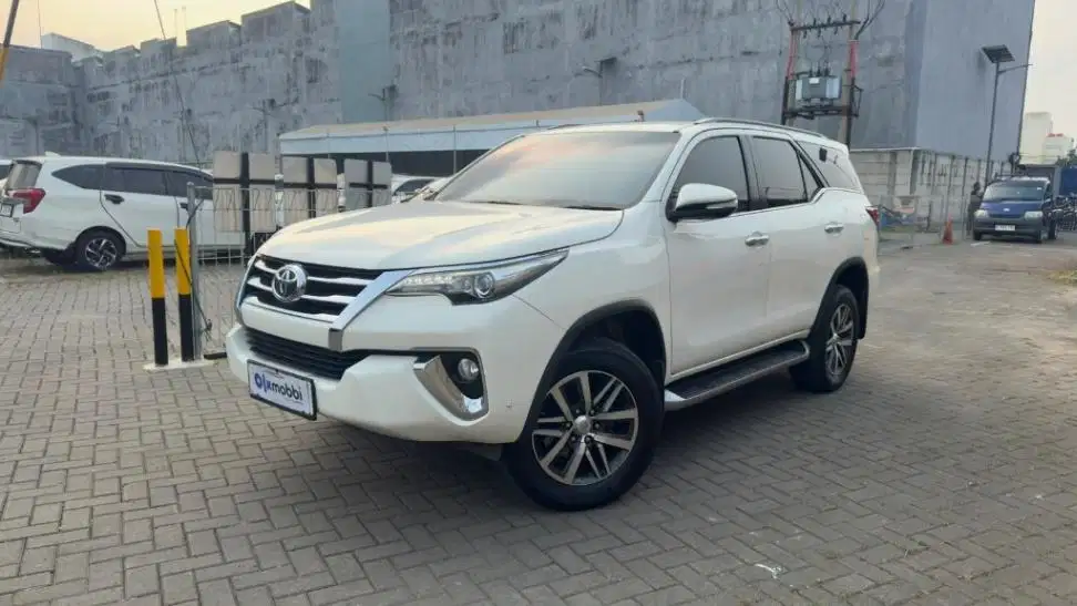 DP RENDAH Toyota Fortuner 2.4 4x2 VRZ Solar-AT 2016 EJC