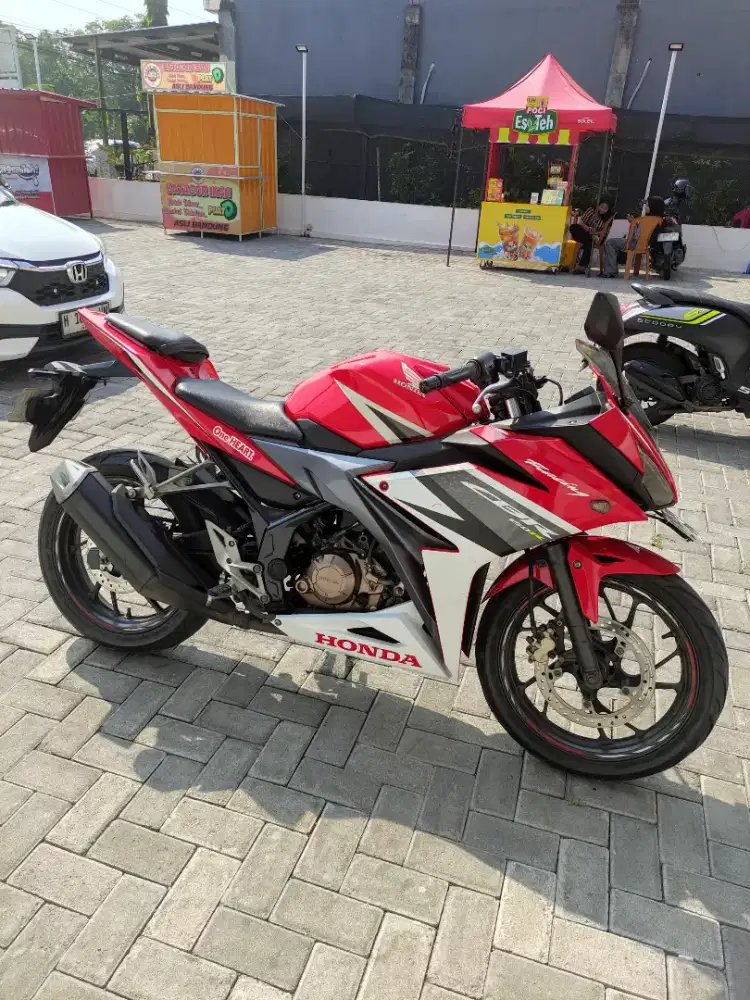 DI JUAL CBR150R TAHUN 2018